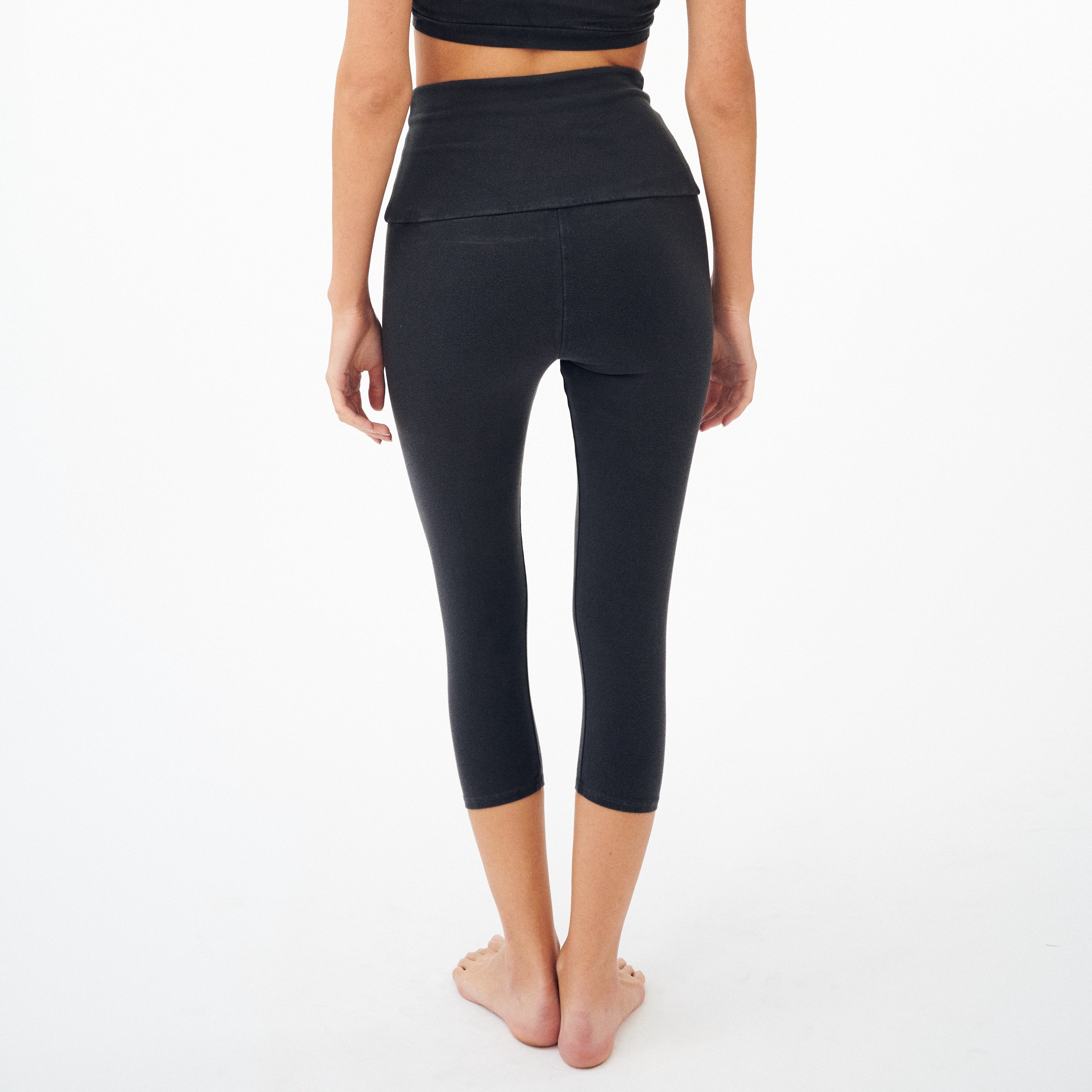 Lululemon black leggings capris size 10 stretch - $37 - From Adriana